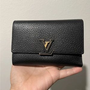 Louis Vuitton Capucines Compact Wallet Black Pink